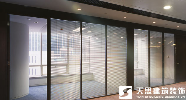 <a href=http://m.whcsjckj.com/ target=_blank class=infotextkey>合肥辦公室裝修</a>玻璃