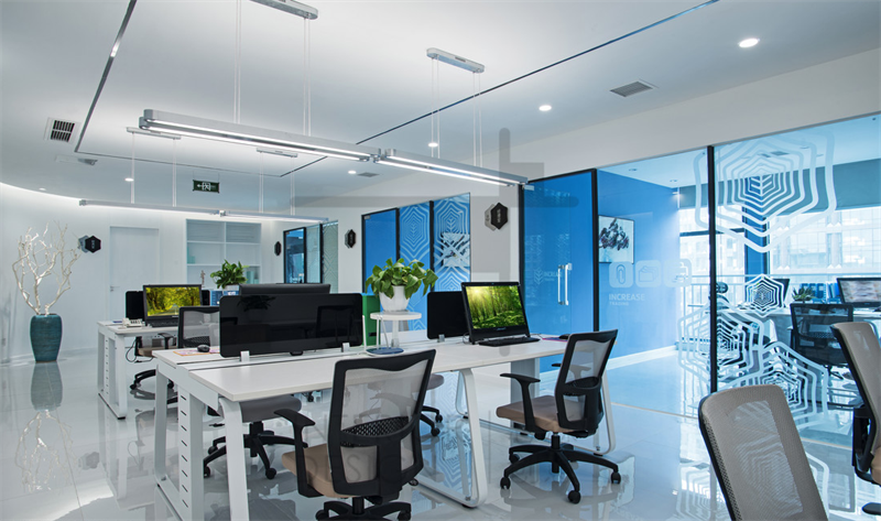 <a href=http://m.whcsjckj.com/ target=_blank class=infotextkey>合肥辦公室裝修</a>怎樣實現和諧的布局設計清爽自然